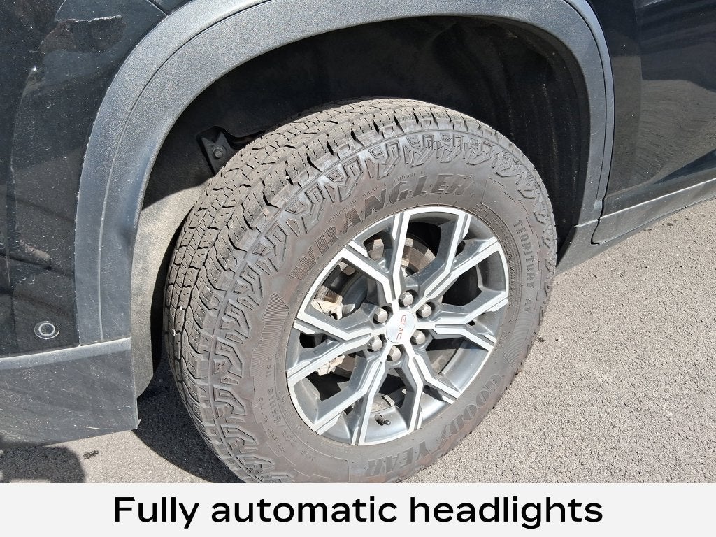 2025 GMC Acadia AT4
