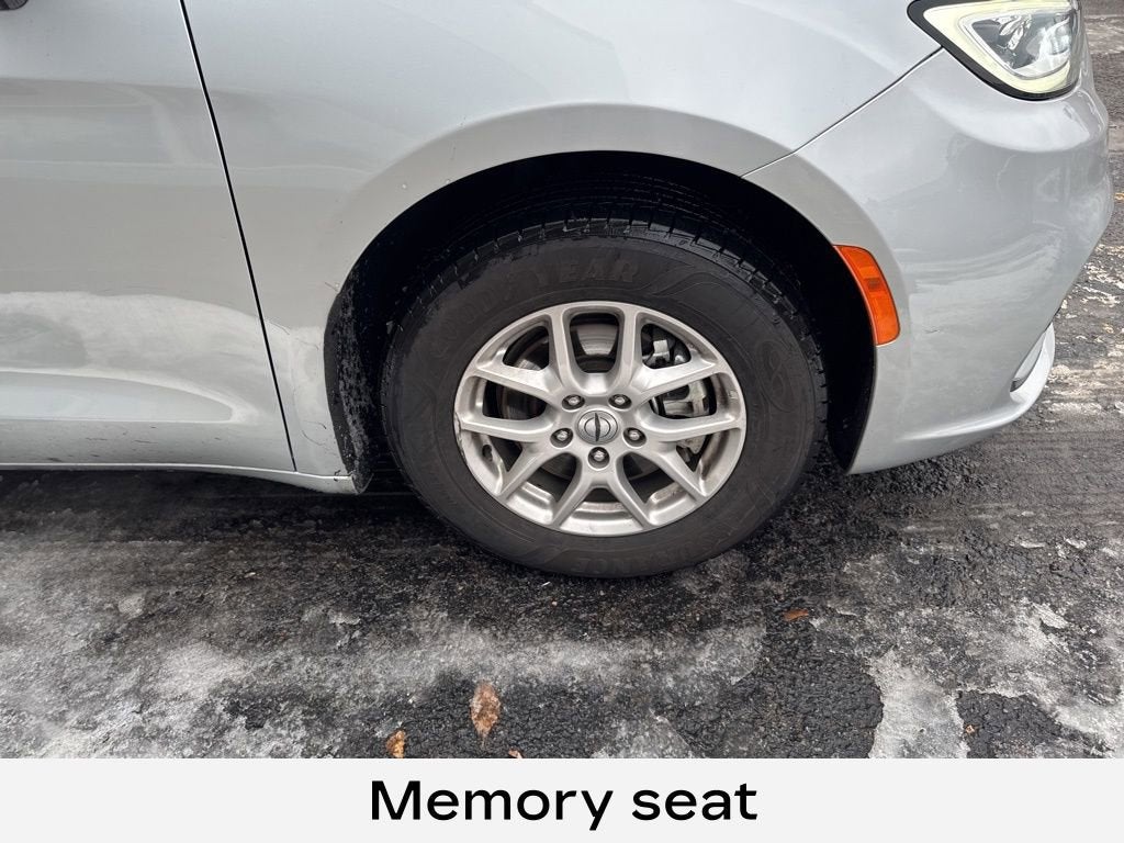 2024 Chrysler Pacifica Touring L