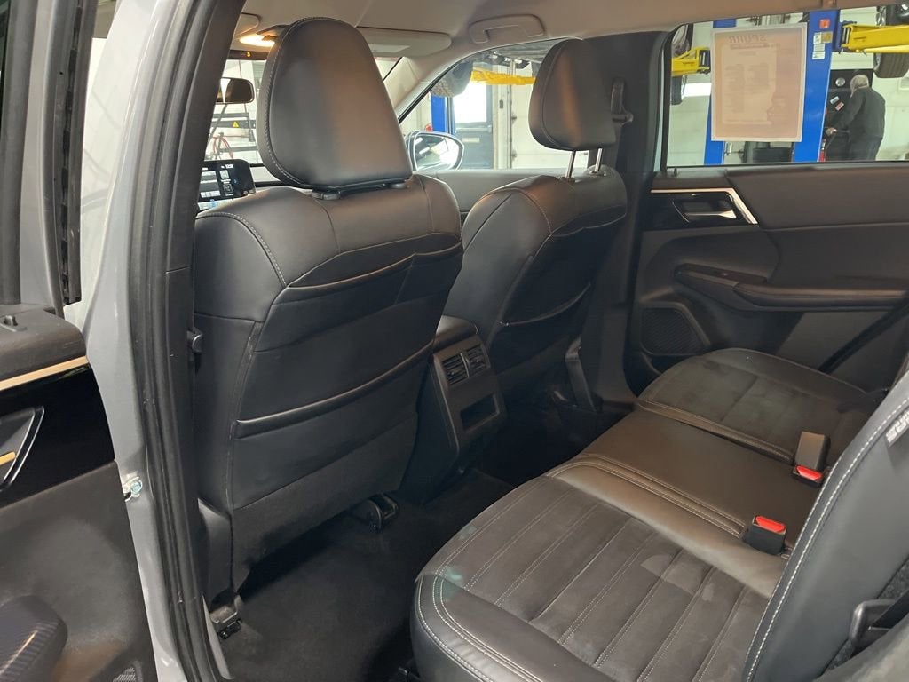 2022 Mitsubishi Outlander SE