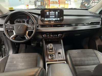 2022 Mitsubishi Outlander SE