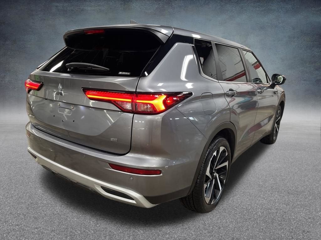 2022 Mitsubishi Outlander SE