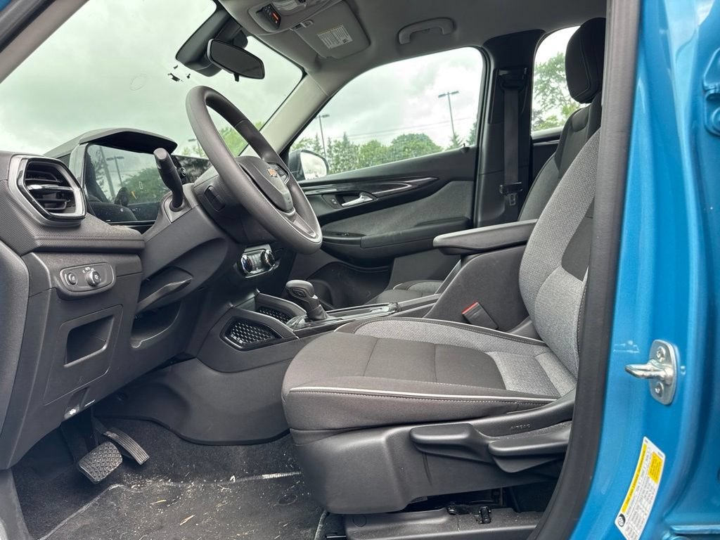 2025 Chevrolet Trailblazer LS